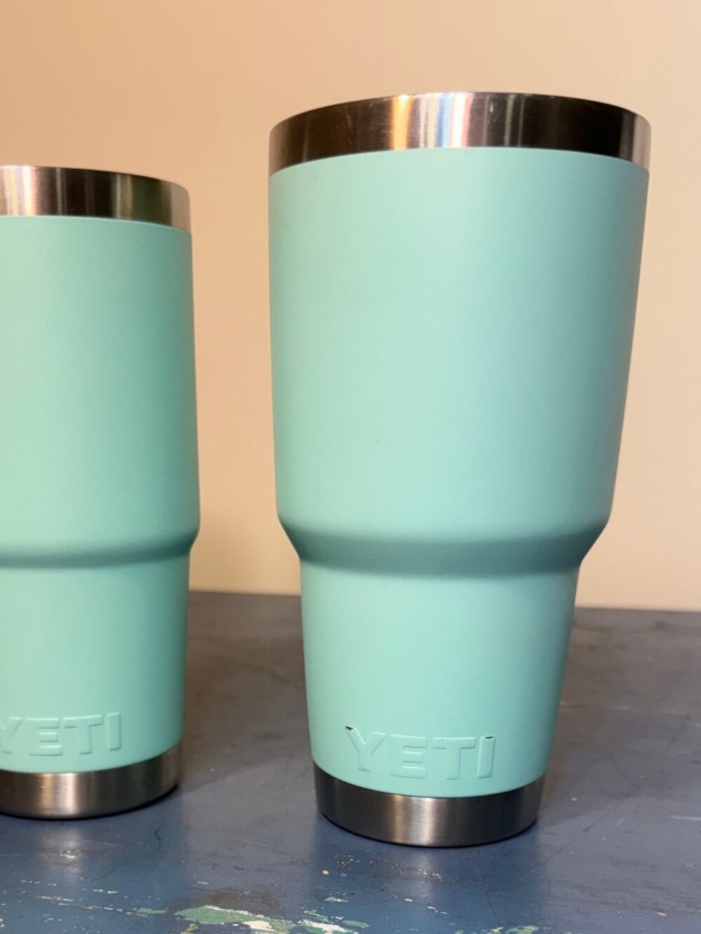 YETI 20 ounce Seafoam Rambler Travel Mug + 30 ounce Tumbler Lot of 2 - Picture 4 of 13